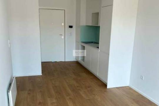 Apartamento T1 com varanda às faculdades e Hospital de São João