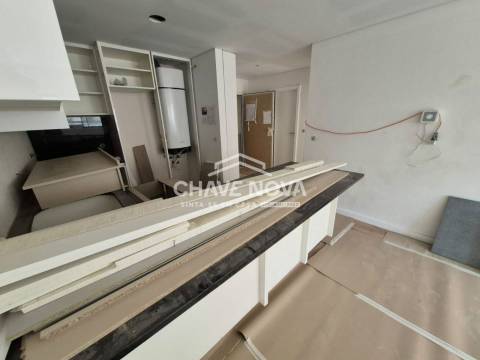New 1 Bedroom Apartment w/ Parking Space in Santa Marinha (Gaia Jardim)