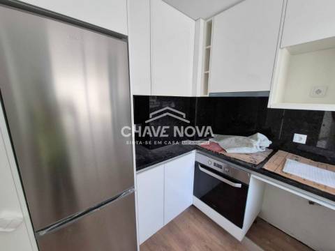 New 1 Bedroom Apartment w/ Parking Space in Santa Marinha (Gaia Jardim)