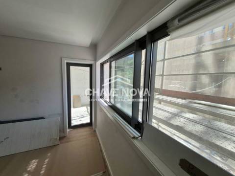 New 1 Bedroom Apartment w/ Parking Space in Santa Marinha (Gaia Jardim)