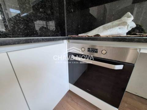 New 1 Bedroom Apartment w/ Parking Space in Santa Marinha (Gaia Jardim)