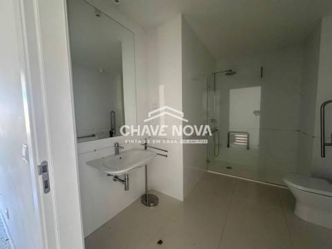 T0 em condomínio privado com piscina