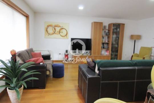 Moradia de Gaveto a 5 minutos de Barcelos