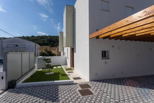House in Sesimbra
