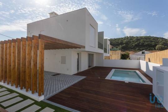 House in Sesimbra