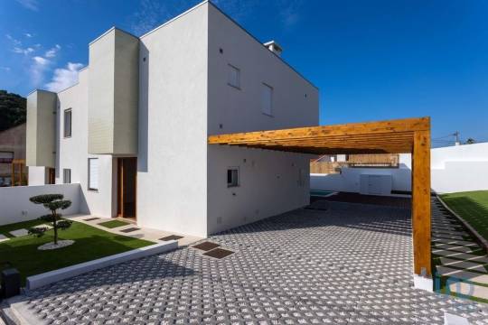House in Sesimbra