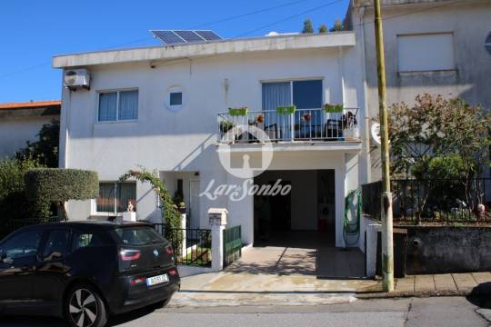 Moradia Remodelada a 5 minutos do centro de Barcelos
