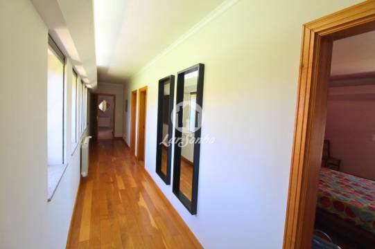 Moradia Térrrea em pedra e com piscina
