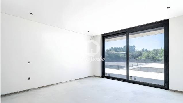 Moradias individual T4 em construção em Gondifelos, Famalicão