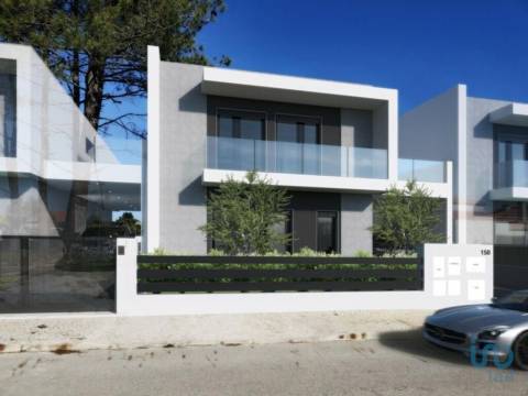 House in Sesimbra