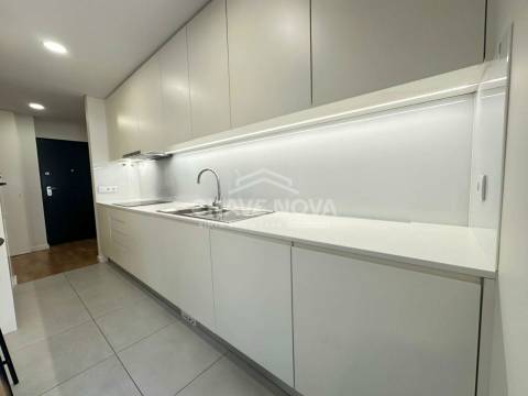 Apartamento T2 , para arrendamento, em Campanhã