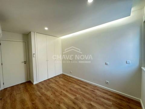 Apartamento T2 , para arrendamento, em Campanhã