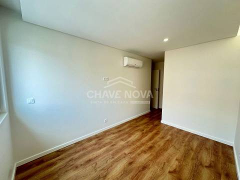 Apartamento T2 , para arrendamento, em Campanhã
