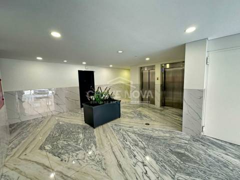 Apartamento T2 , para arrendamento, em Campanhã