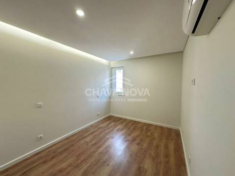 Apartamento T2 , para arrendamento, em Campanhã
