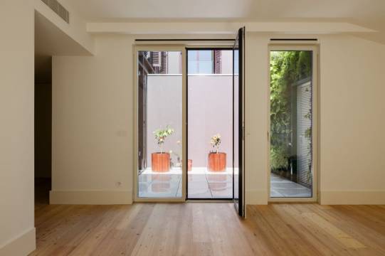 4-Bedroom Apartment in the Heart of Porto's Downtown