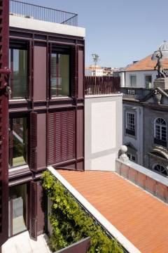 4-Bedroom Apartment in the Heart of Porto's Downtown