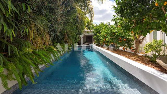 House in Faro