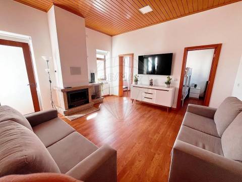 Unmissable Opportunity: Renovated Property with Pool in Local Accommodation!
