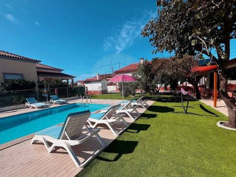 Unmissable Opportunity: Renovated Property with Pool in Local Accommodation!