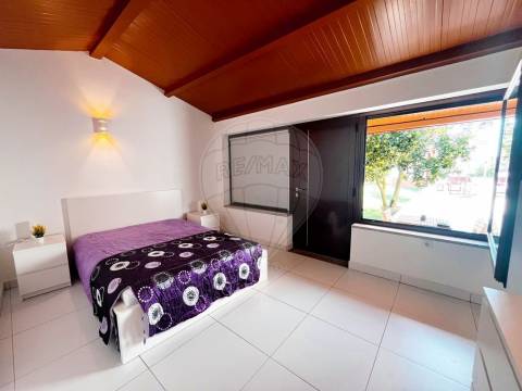 Unmissable Opportunity: Renovated Property with Pool in Local Accommodation!