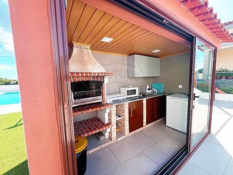 Unmissable Opportunity: Renovated Property with Pool in Local Accommodation!