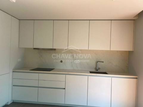 T2 para Arrendamento na Rua Irene Vilar, Matosinhos