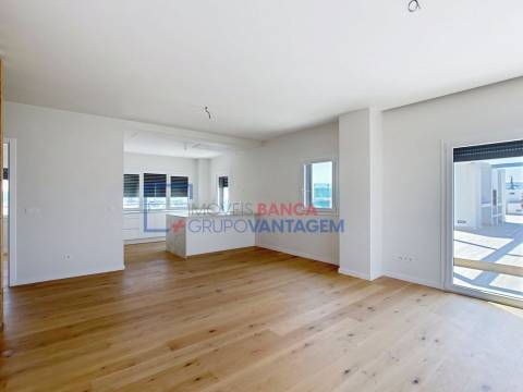 Apartamento T3 novo com terraço de 221 m² em Santo Antão do Tojal  Loures