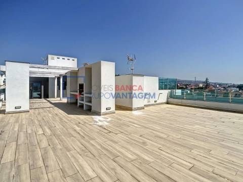 Apartamento T3 novo com terraço de 221 m² em Santo Antão do Tojal  Loures