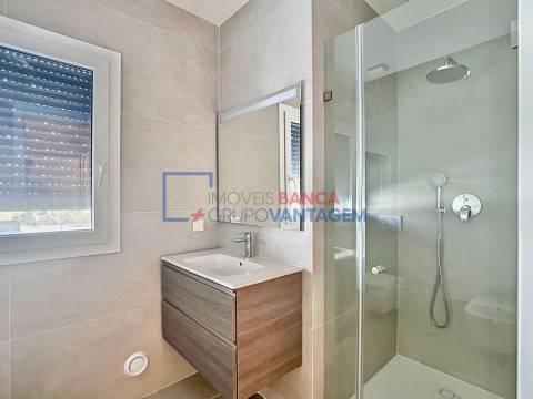 Apartamento T3 novo com terraço de 31,5 m² em Santo Antão do Tojal  Loures