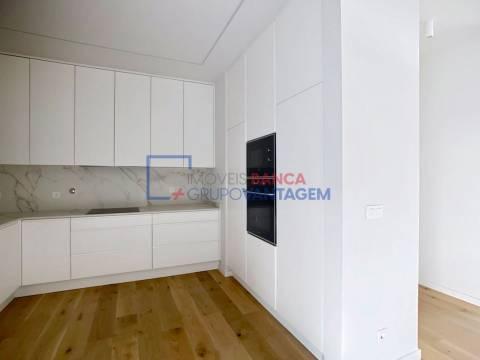 Apartamento T3 novo com terraço de 31,5 m² em Santo Antão do Tojal  Loures