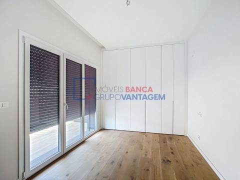 Apartamento T3 novo com terraço de 31,5 m² em Santo Antão do Tojal  Loures