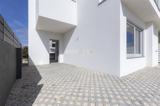 Nova Moradia Geminada T3 - Odiáxere, Lagos