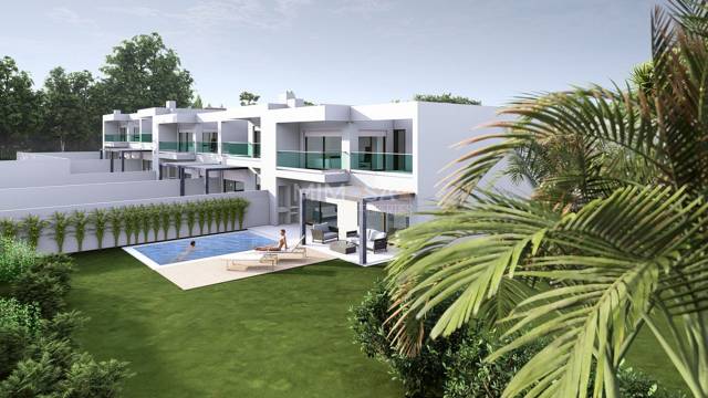 Moradia de luxo com 4 quartos com garagem em Almadena