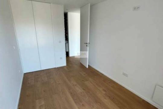 Apartamento T1 com varanda às faculdades e Hospital de São João