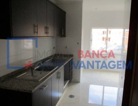 Apartamento T2 com 2 wc's em Canelas