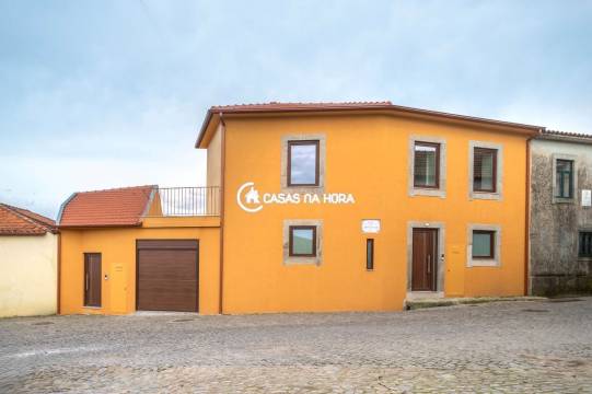 Andar moradia totalmente renovado | Lavra