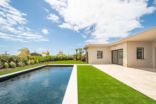 House in Faro