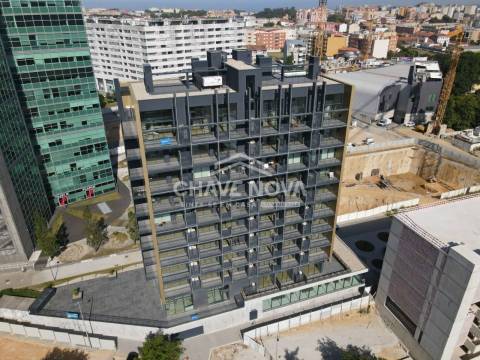 Newly Furnished Studio Apartment with River Views in Santa Marinha (VL8)