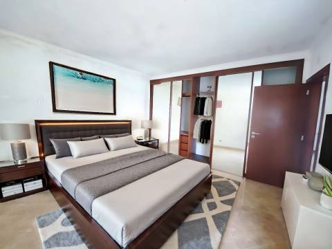 Moradia T4 com logradouro. Financiada ate 90%