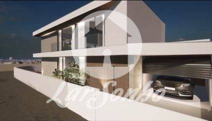 Moradia M3+1 NOVA de luxo com G.F. a 300m da praia de Arvore, Vila do Conde