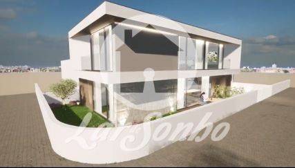 Moradia M3+1 NOVA de luxo com G.F. a 300m da praia de Arvore, Vila do Conde