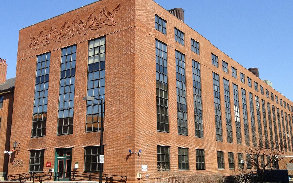 biological-laboratories-910239_1280