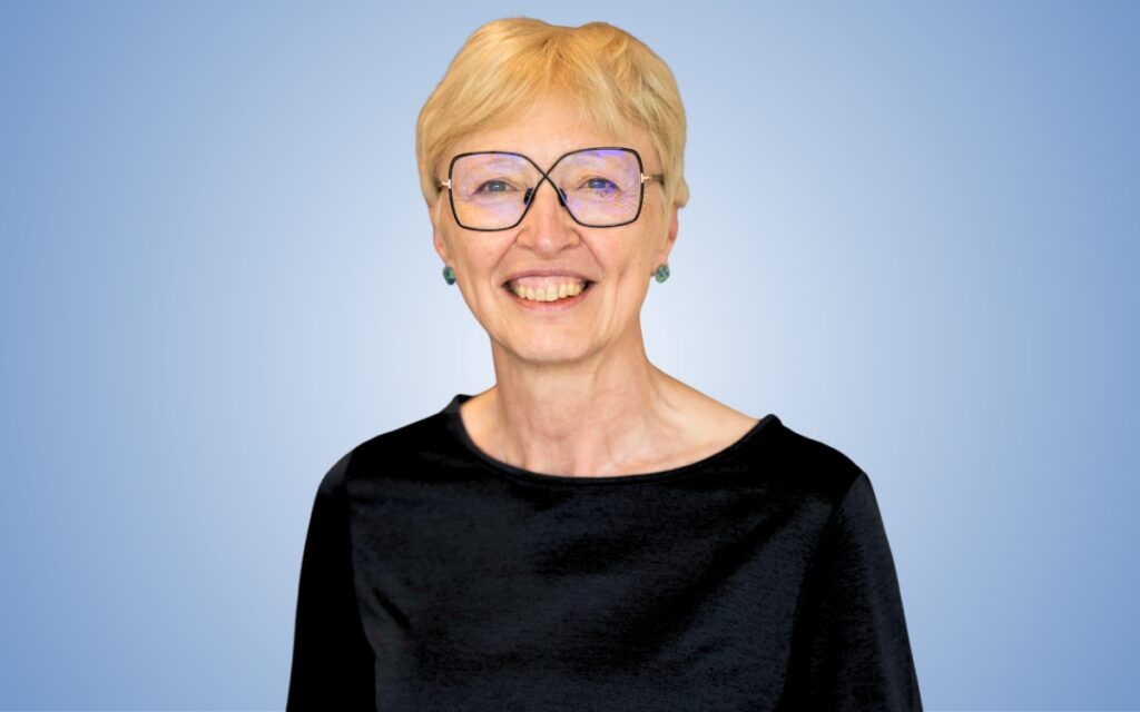 Dominque Demolle discussing clinical trial patient retention.