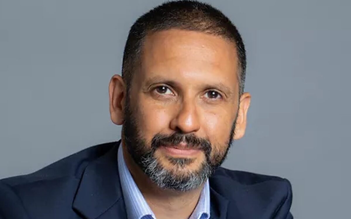 Mr Anthony Ghosh, Consultant Spinal Neurosurgeon.