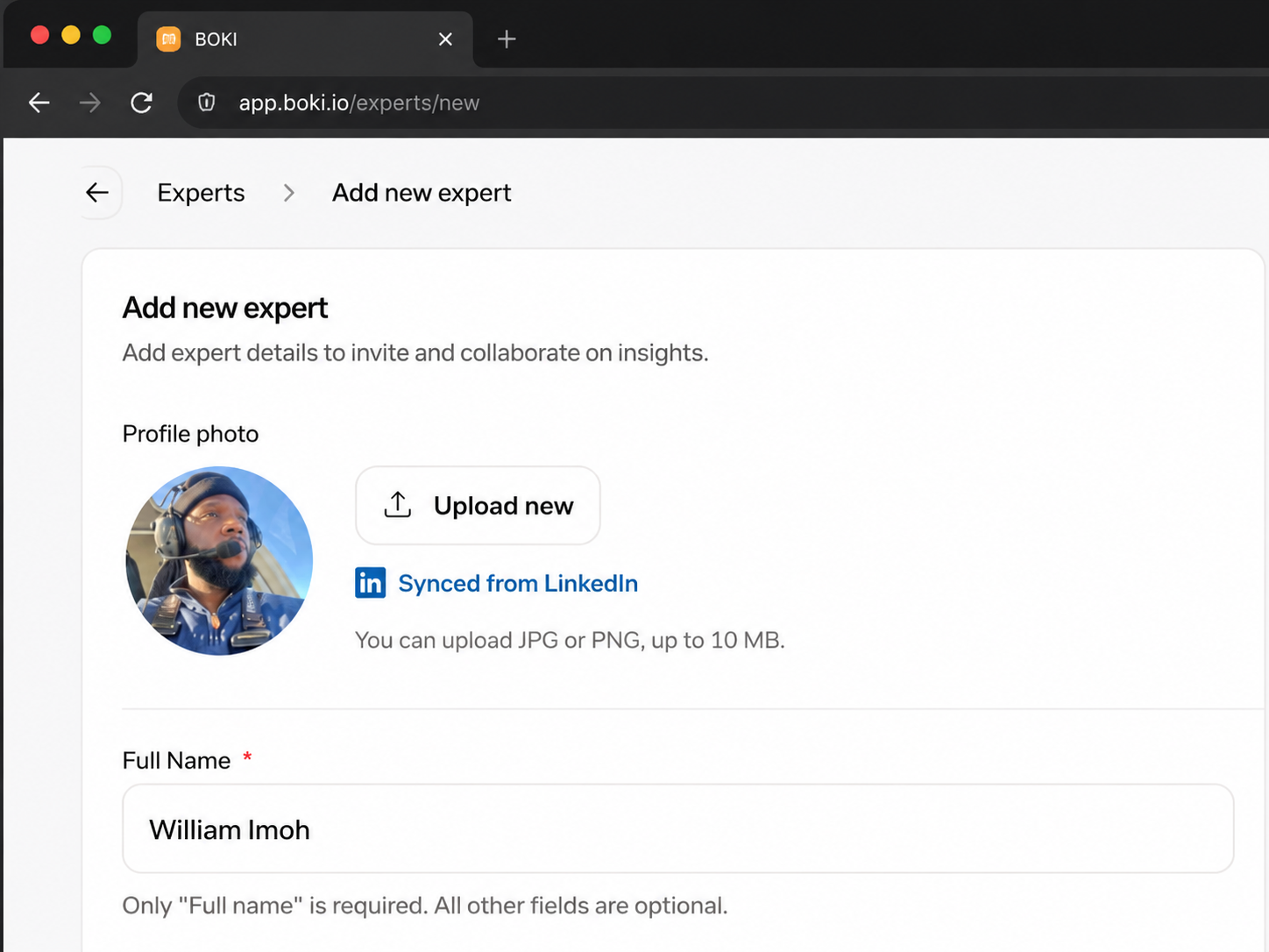 An expert profile in Boki showing a photo synced from LinkedIn