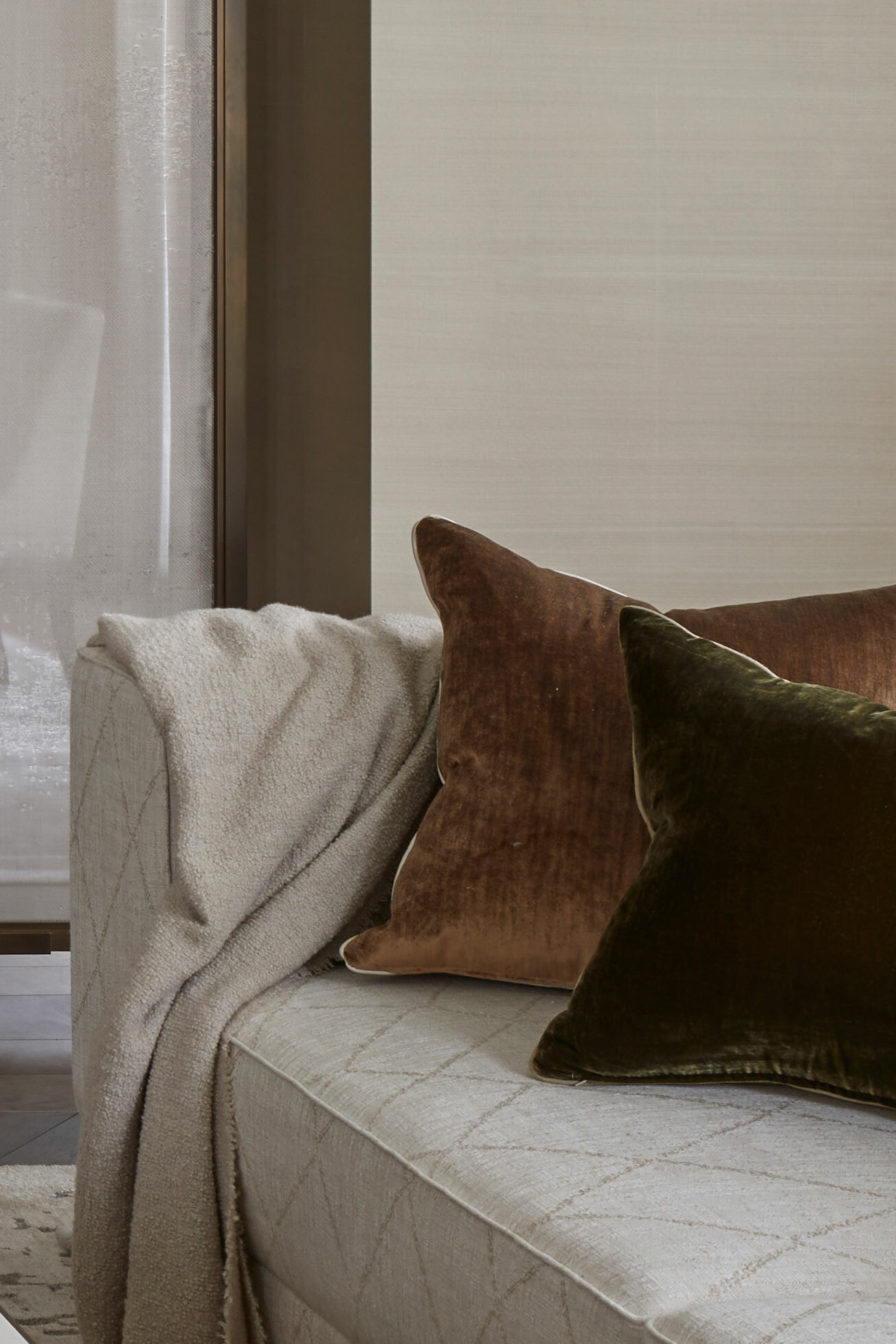 Dahlia Throw Louise Bradley