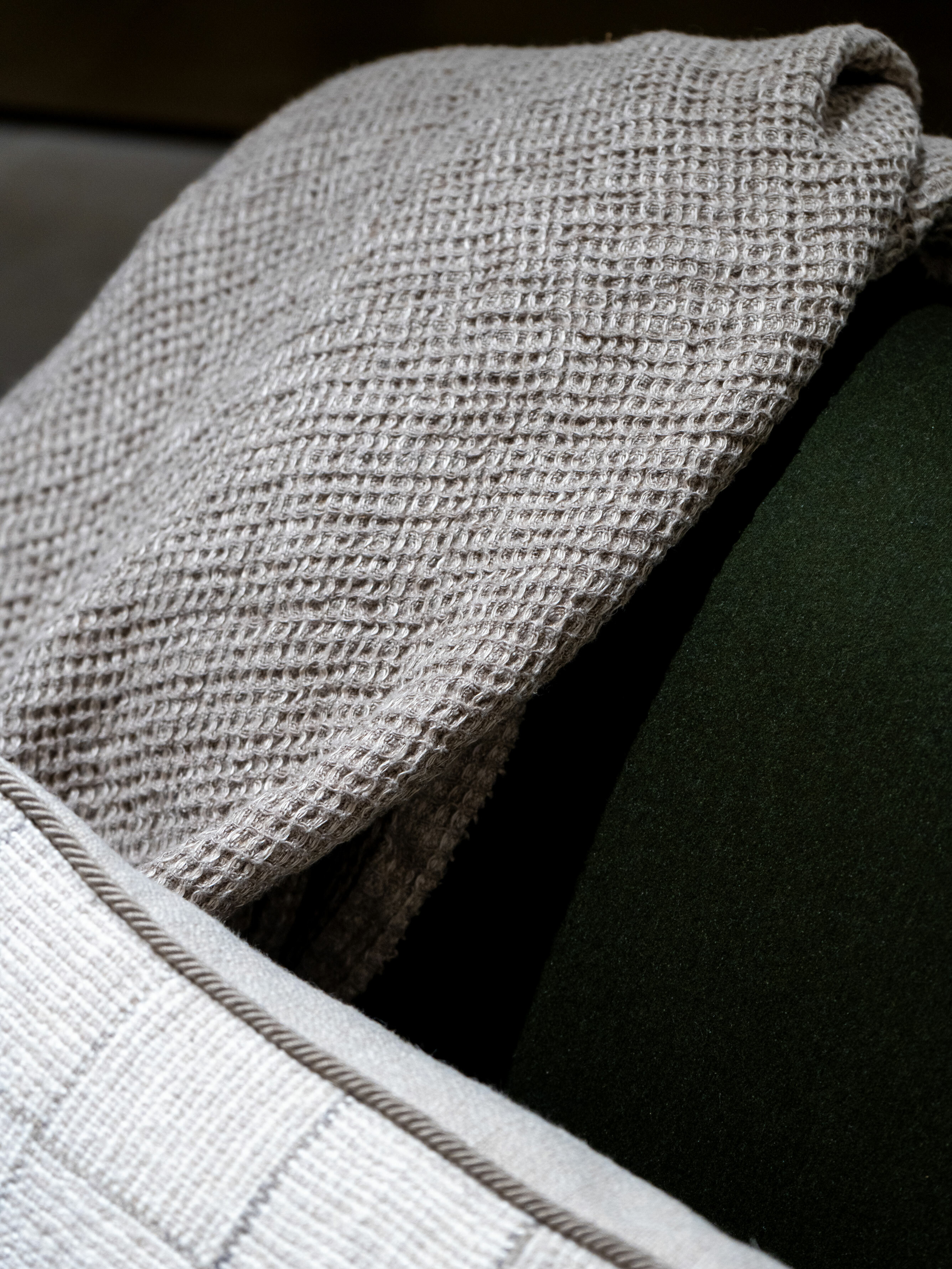 Low Res Waffle Piqué Throw Oat Louise Bradley