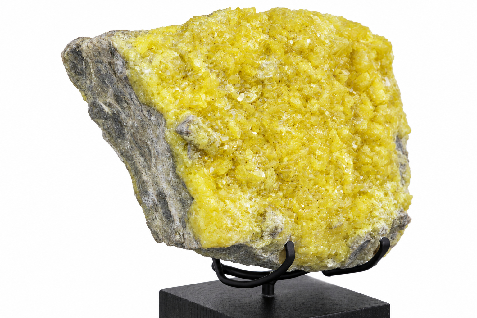 FOS104 SMA006 Sulfur From Bolivia Small Close up