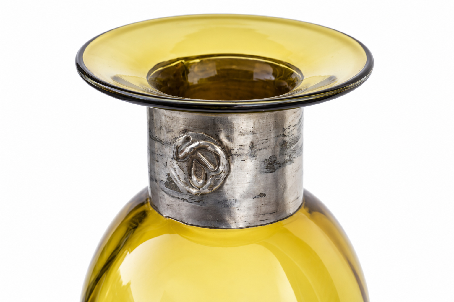 VAS149 STD007 Collard Vase Amber Silver Anti Close up